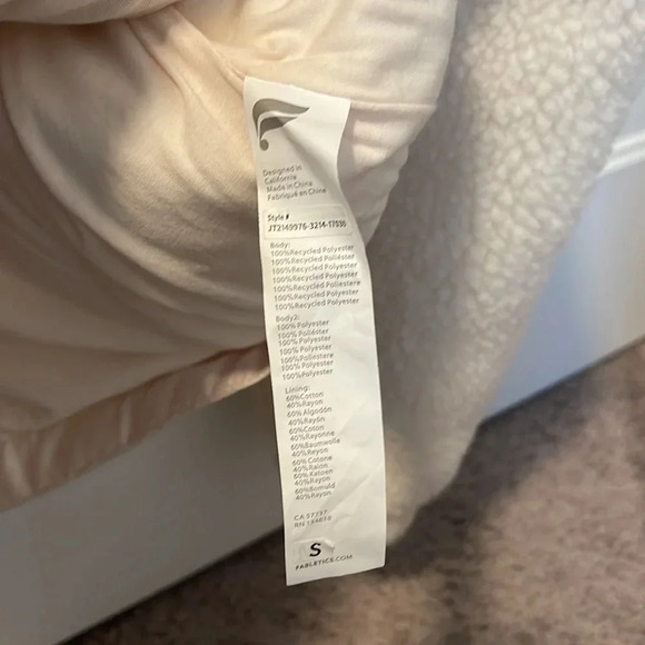 Fabletics Nelly Mixed Cozy Cream Sherpa 1/2 Zip Pullover Size Small - Picture 11 of 12